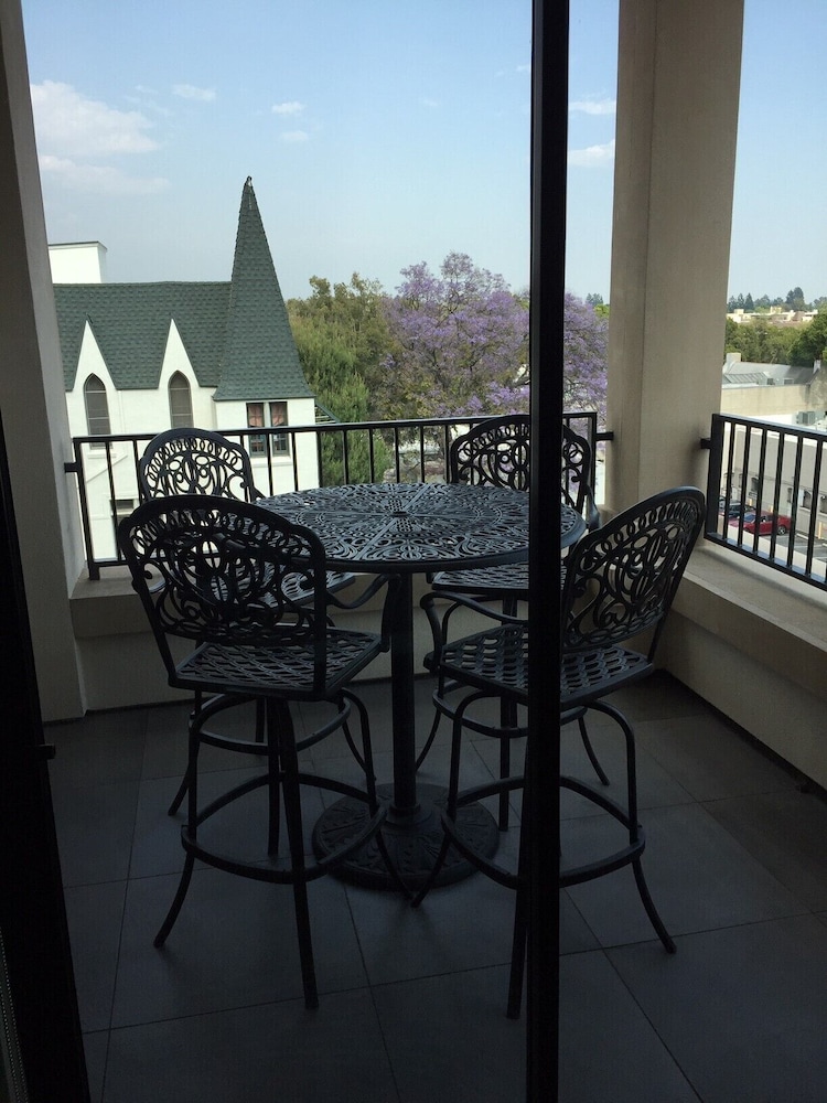Pasadena Hotel and Pool 54/71