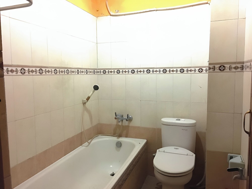 Hotel Alami near Alun-Alun Klaten 38/40