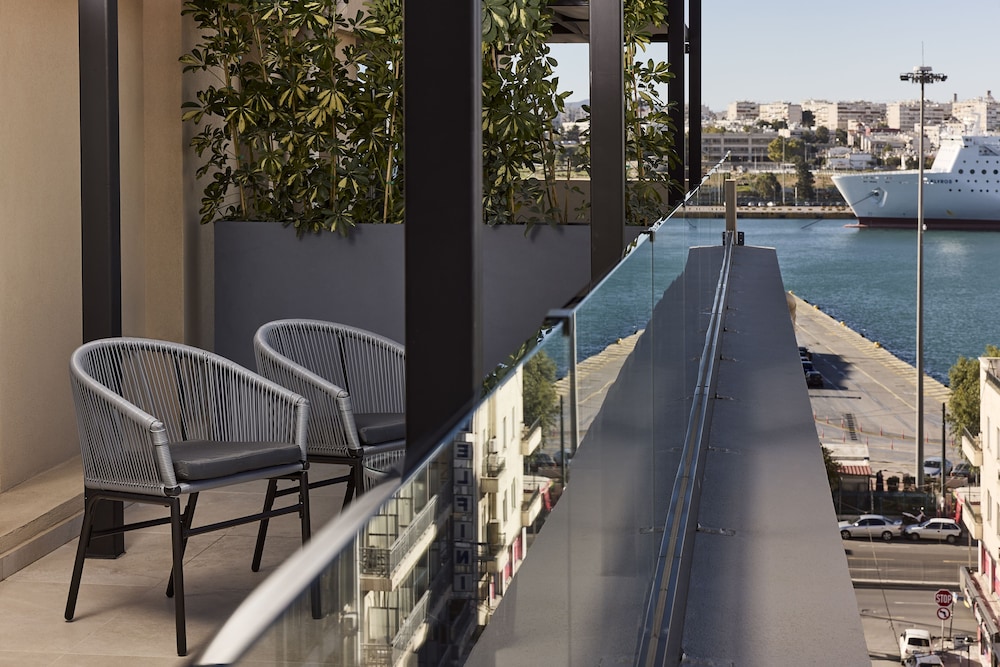 Athenarum Portus Life & Style Hotel Piraeus 49/58