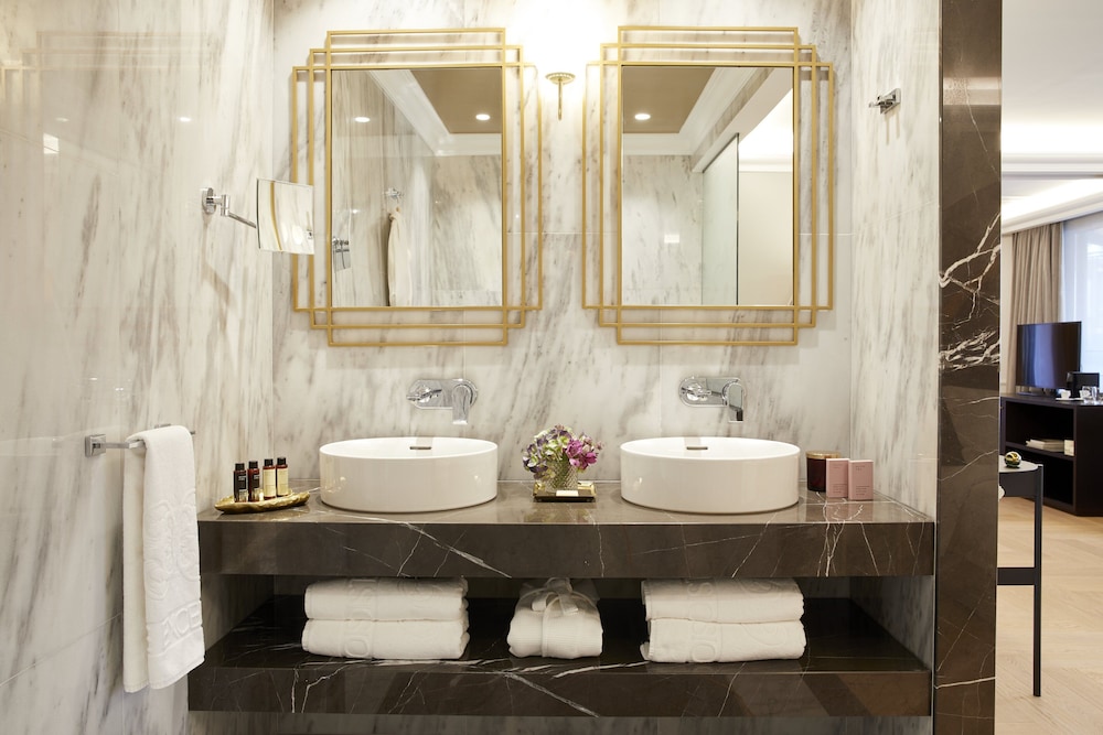 The Excelsior Hotel Thessaloniki 24/79