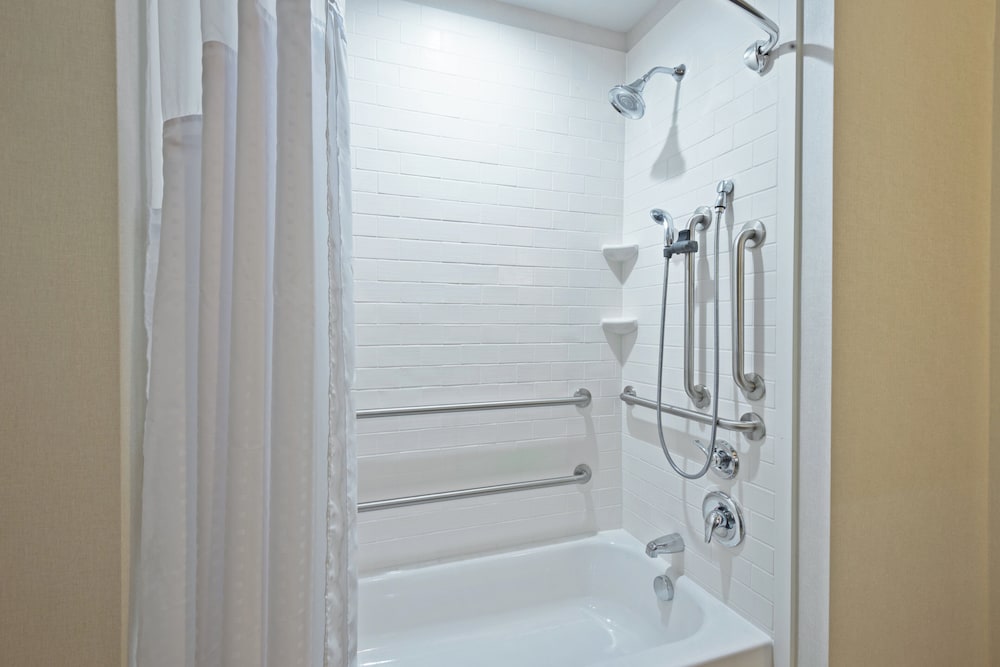 Holiday Inn Express & Suites Harrisburg S - New Cumberland 72/72