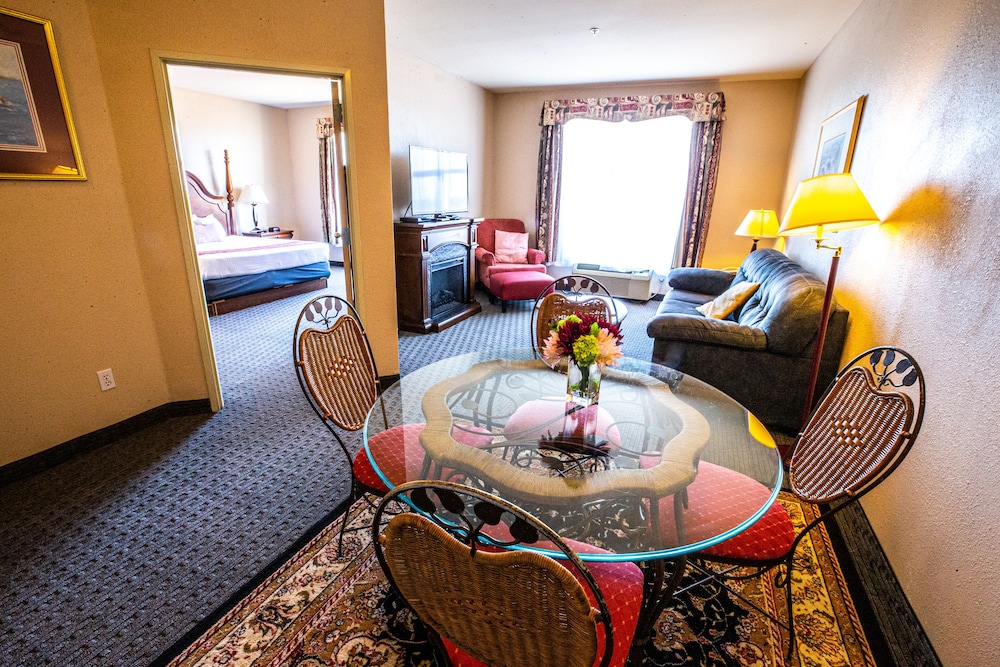 Morningglory Hotel Resort Suites 18/27