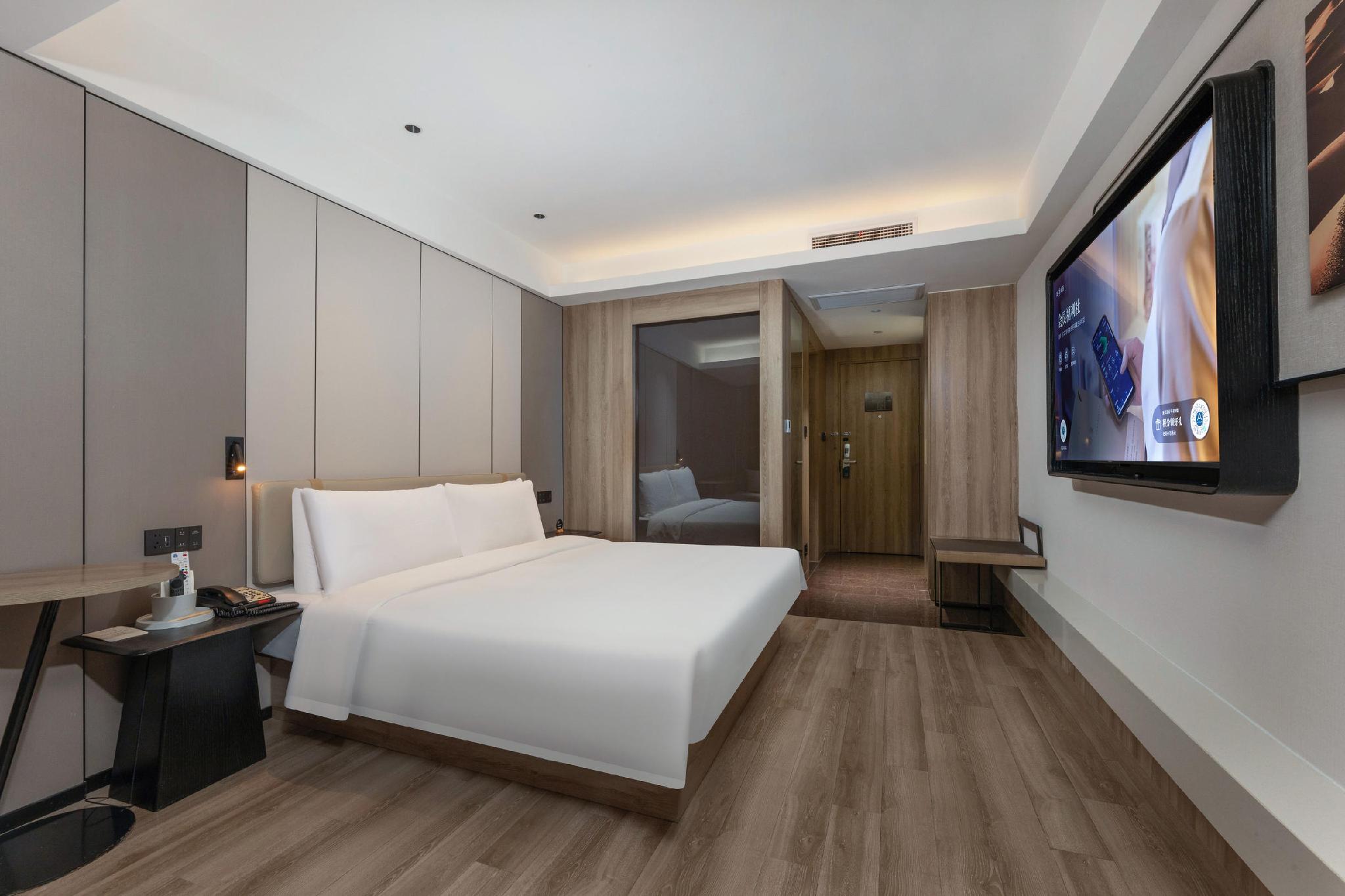 Superior, Queen Bed