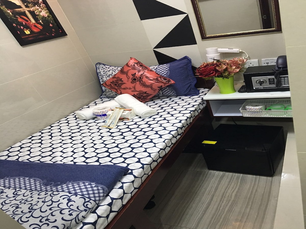 Rich Hotel 38/50