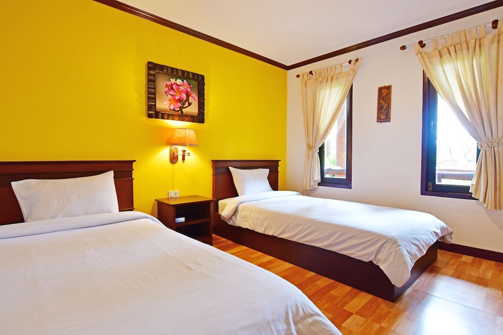 Pathu Resort Ranong 8/26