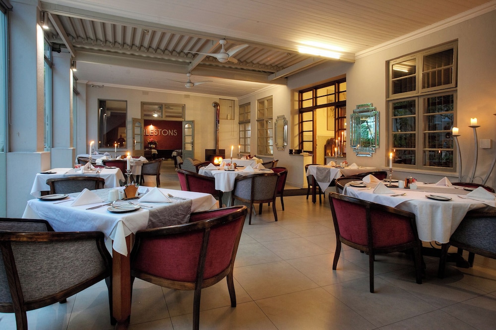 Montagu Country Hotel 73/89