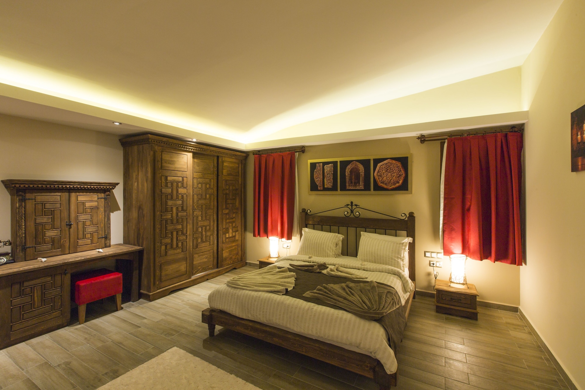 DELUXE, SUITE, SEA VIEW