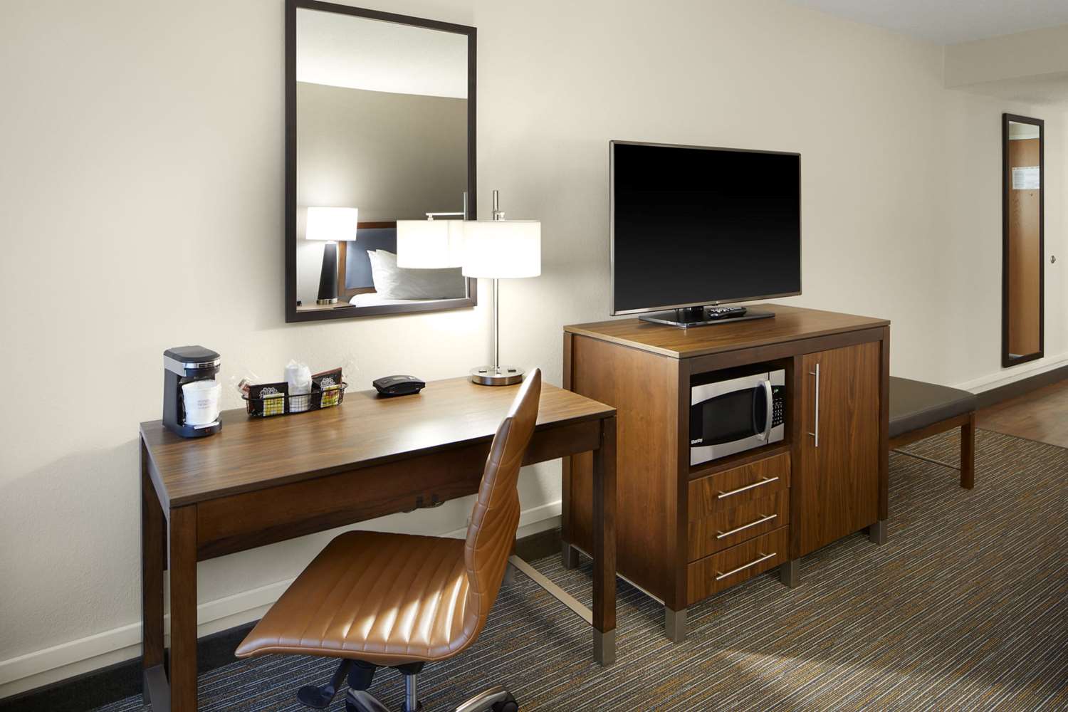 Wingate by Wyndham St. Clairsville Wheeling 16/27