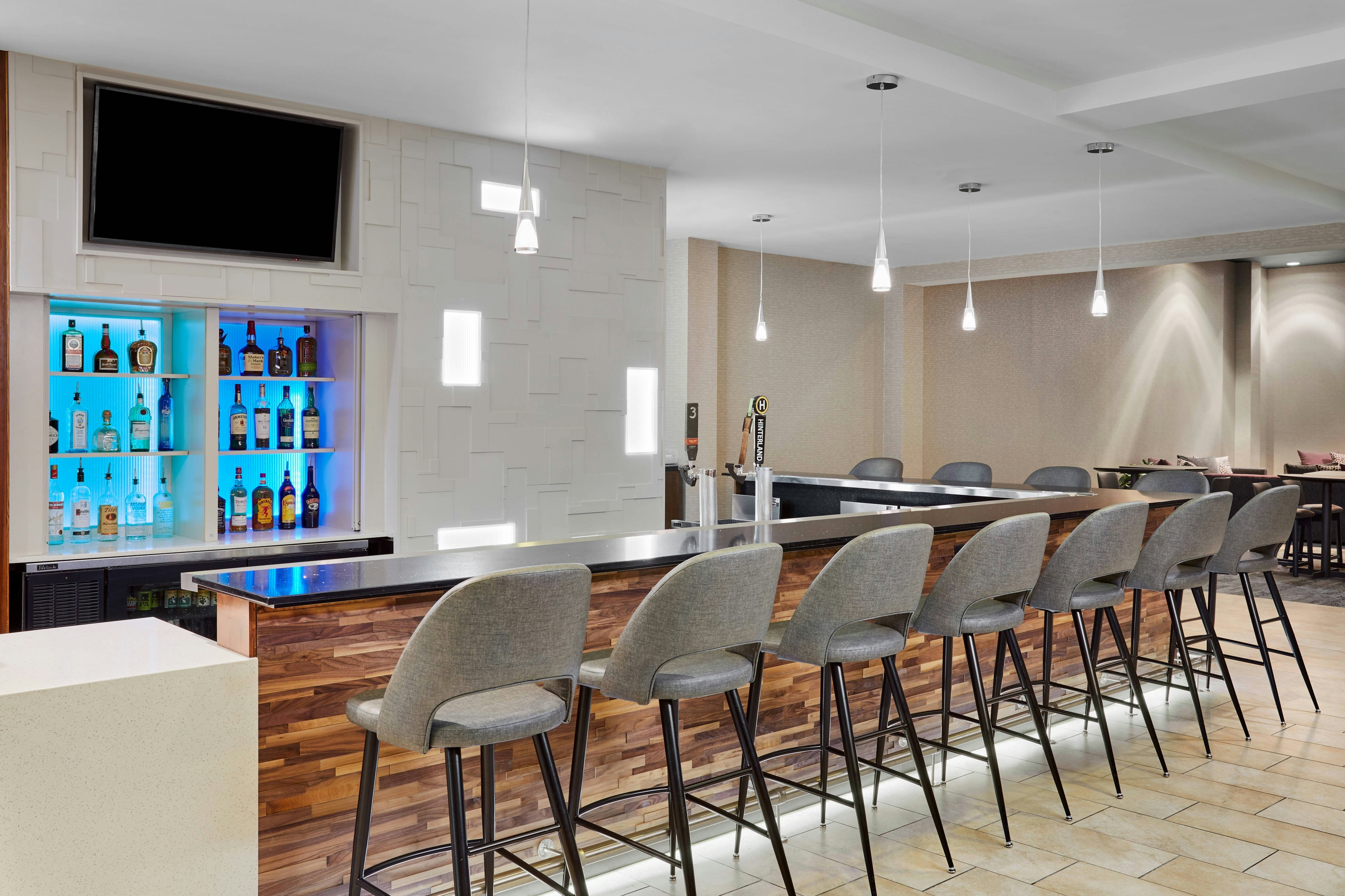 Courtyard By Marriott Milwaukee Downtown 13/15