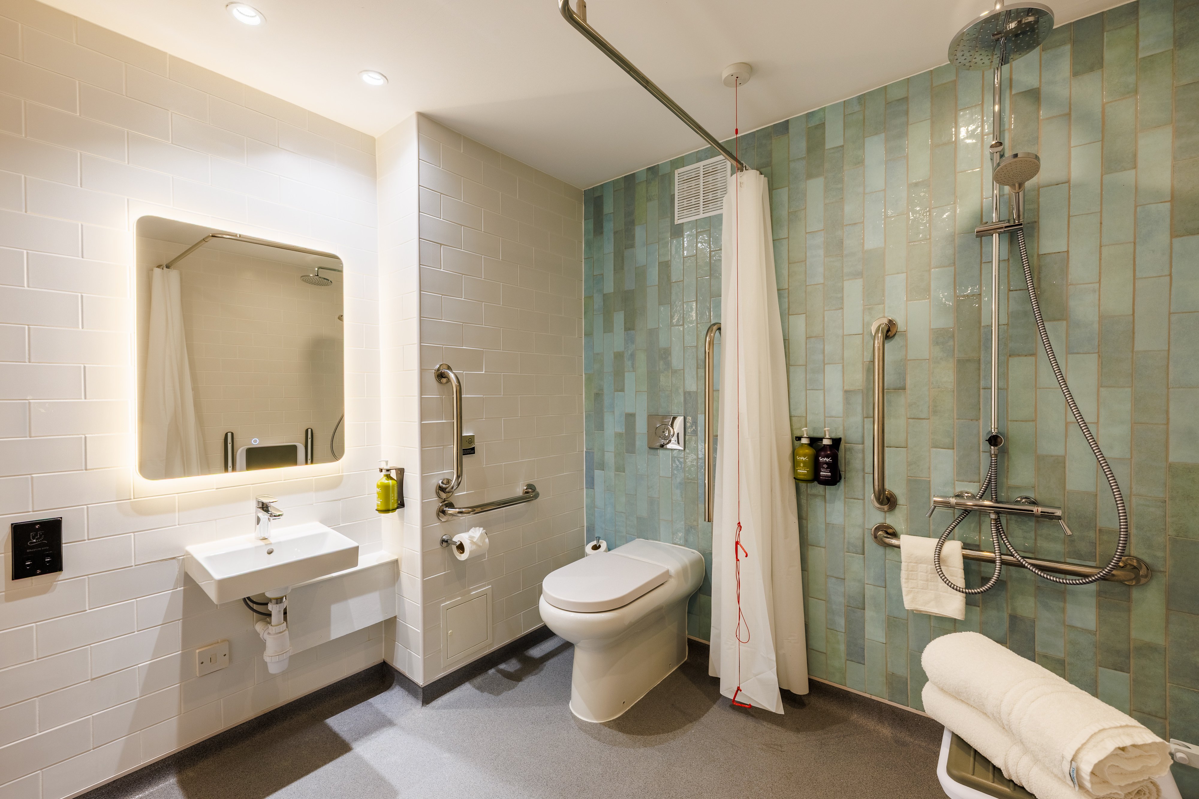 Holiday Inn Stevenage 50/50