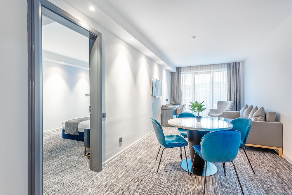 Ramada by Wyndham Tbilisi Old City 36/50
