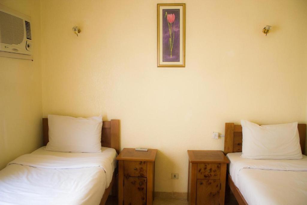 Room, Double Bed