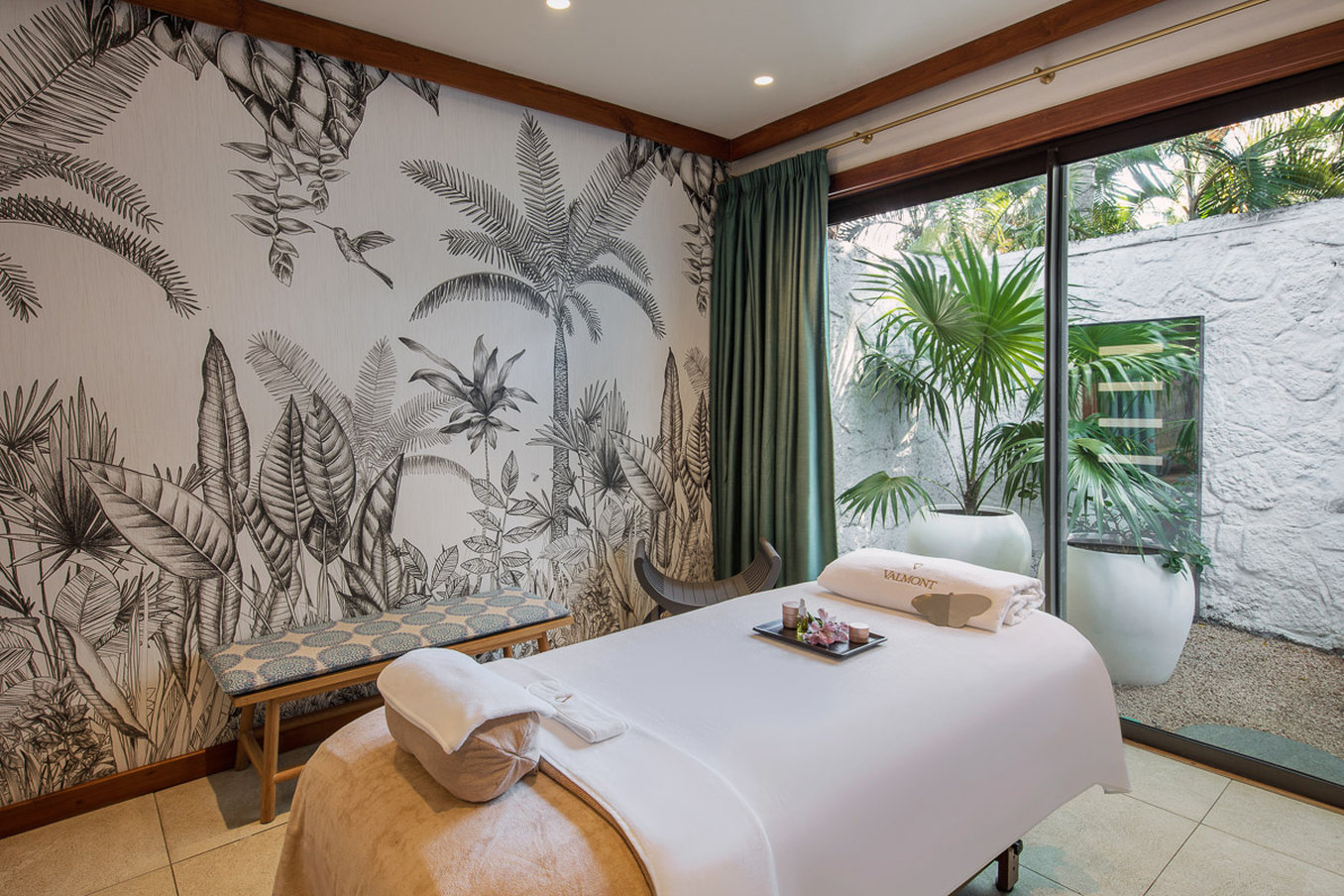 Royal Palm Beachcomber Luxury 6/43
