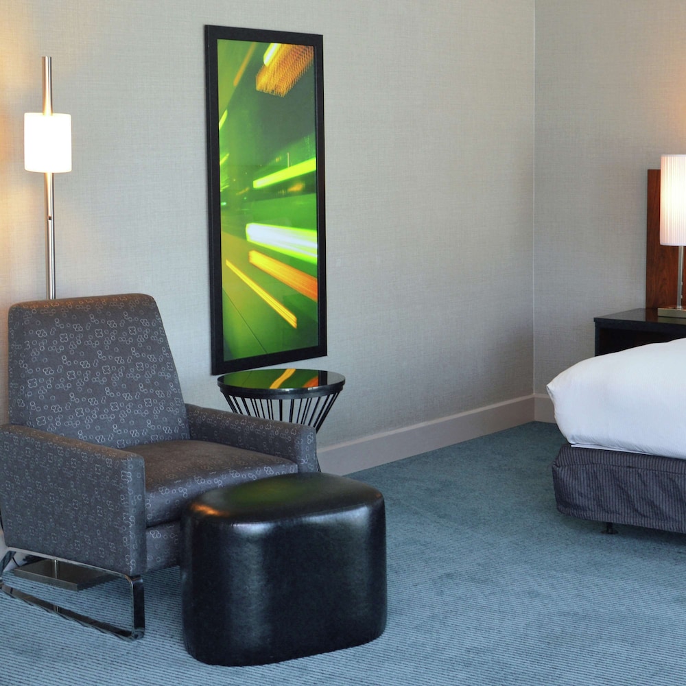 Doubletree By Hilton Newark Fremont 50/76