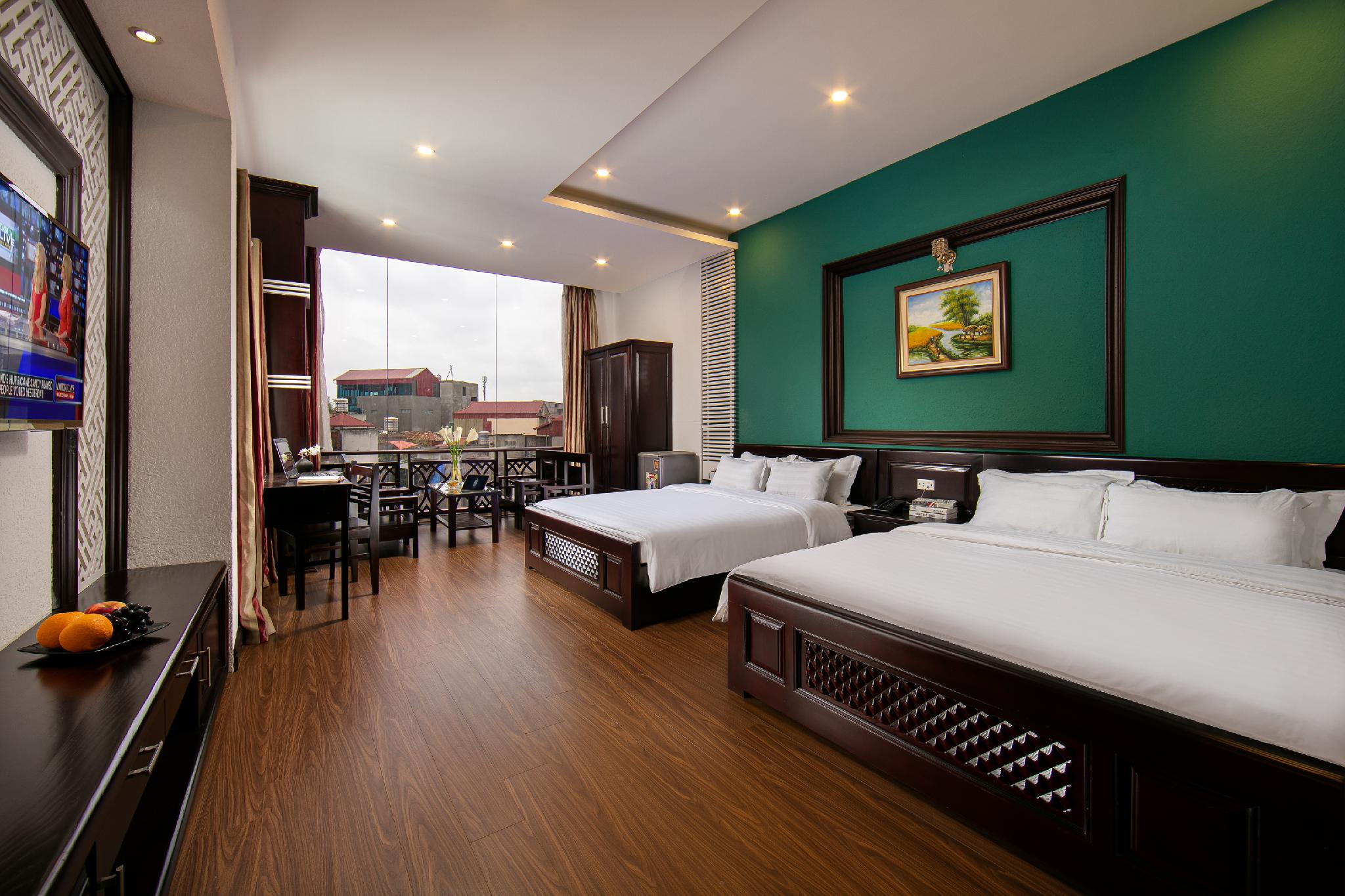 Family Suite, 2 King Beds, Balcony