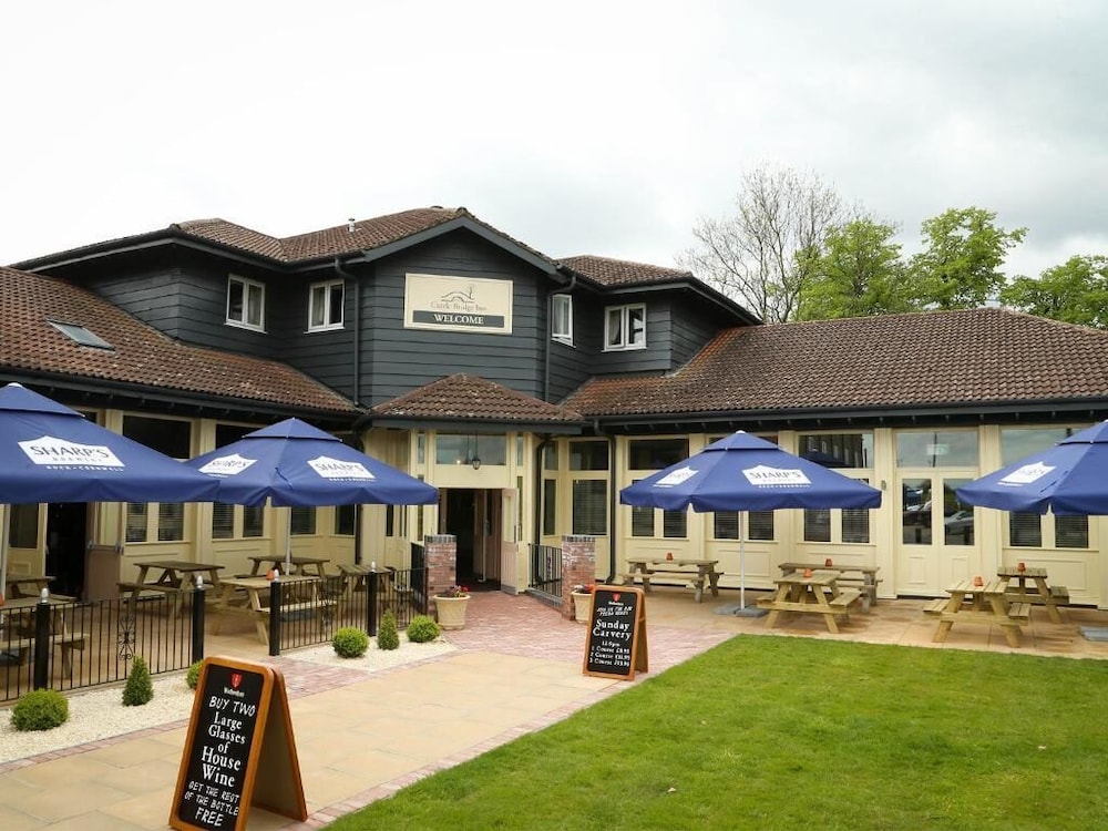 Cuttle Bridge Inn Hotel 24/28