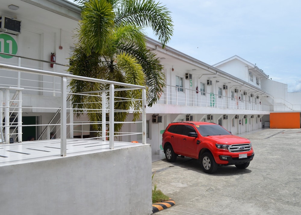 ISLANDS STAY HOTEL MACTAN 20/25