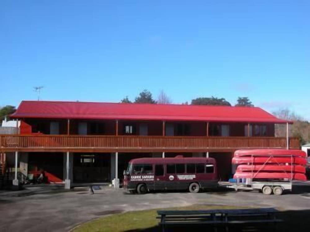 Canoe Safaris Lodge 2/28