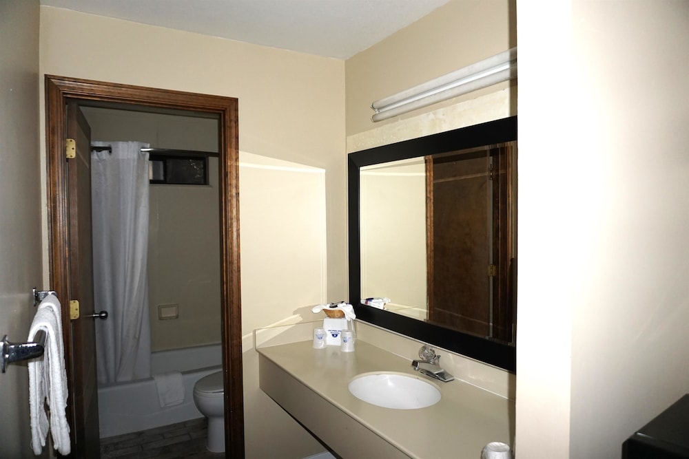 Travelodge by Wyndham Concord 3/14