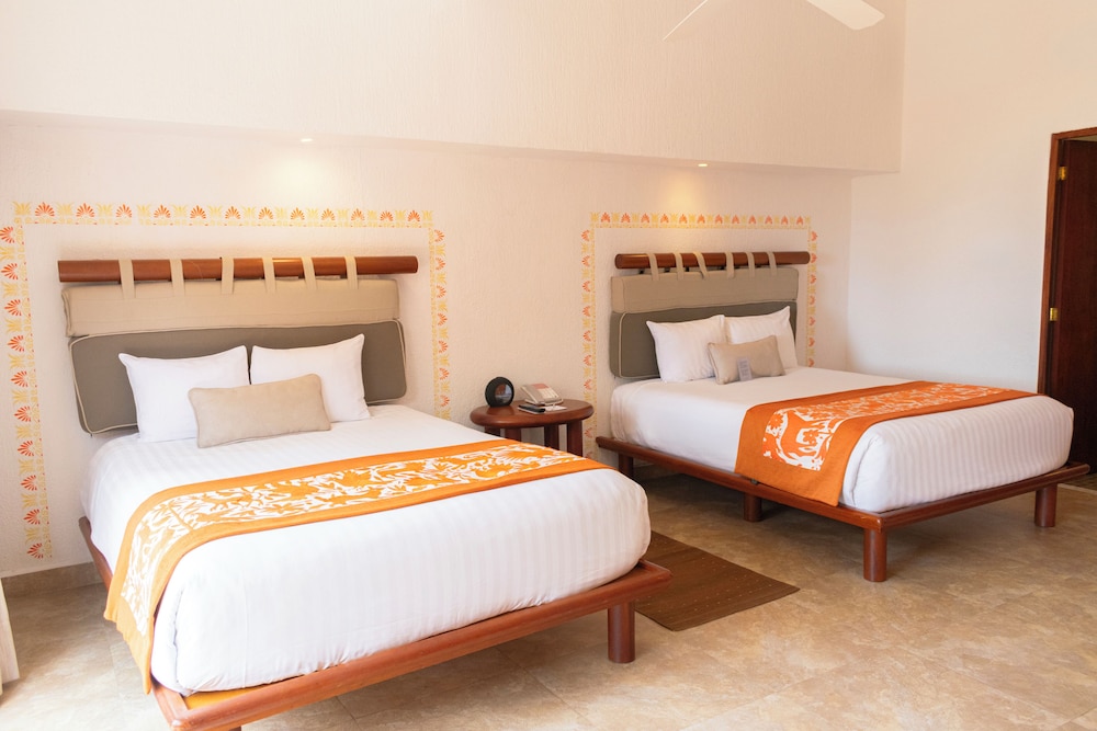 Brisas Beach Club, Deluxe, 2 Queen Beds
