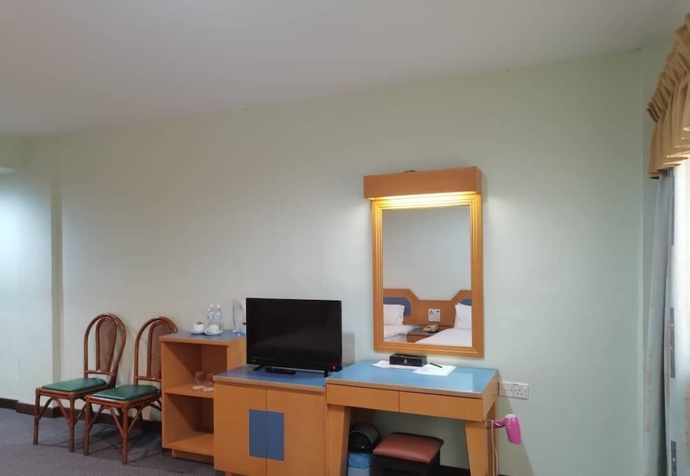 Coral Bay Resort 53/63