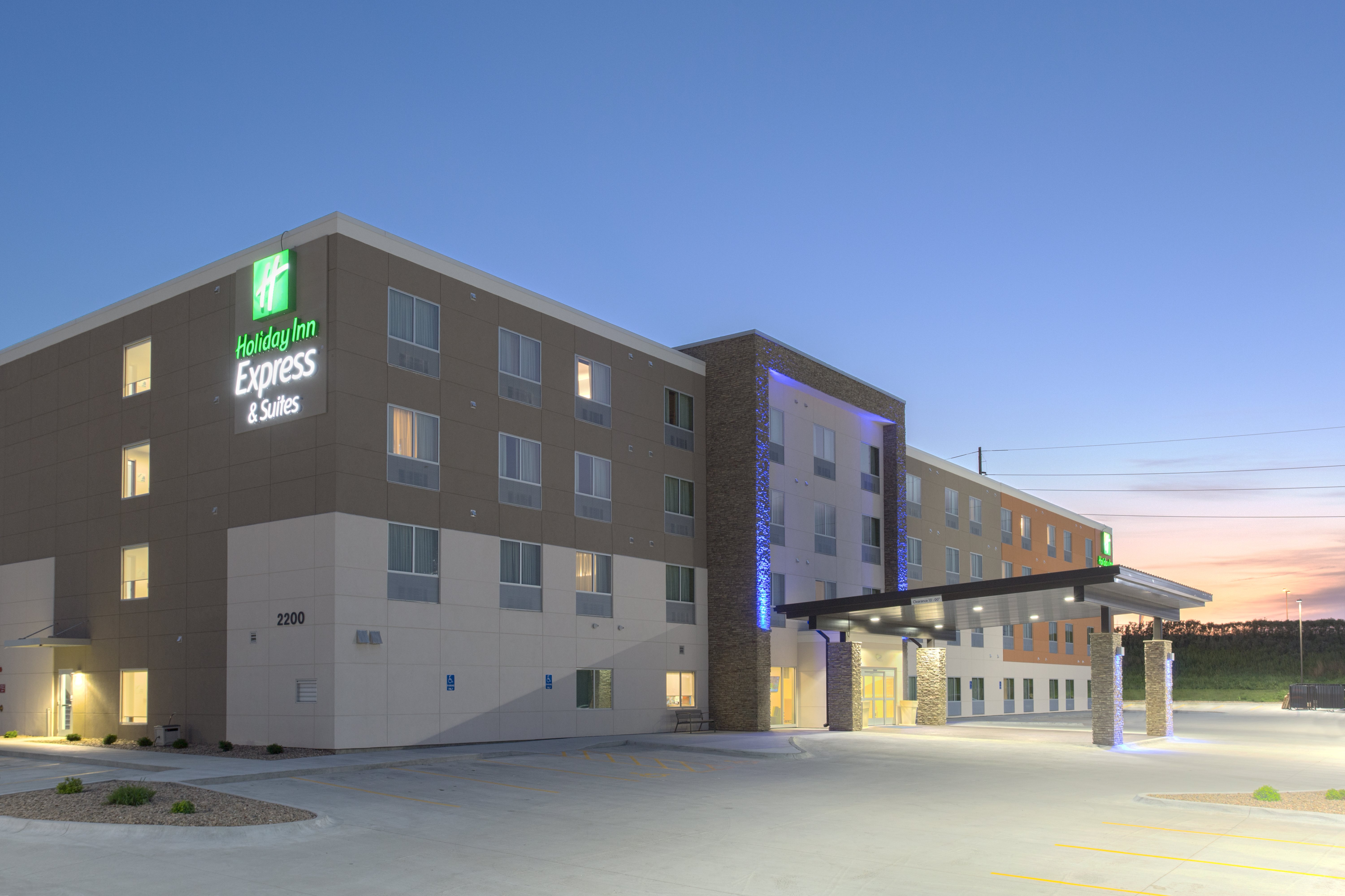 Holiday Inn Express And Suites Lincoln I 80 4/60