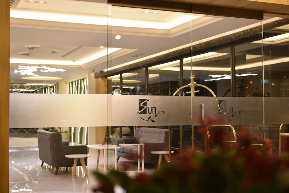 Sun Hotel 7/48