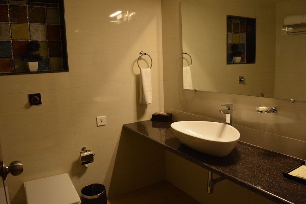 The Avr Hotels & Banquets 32/36