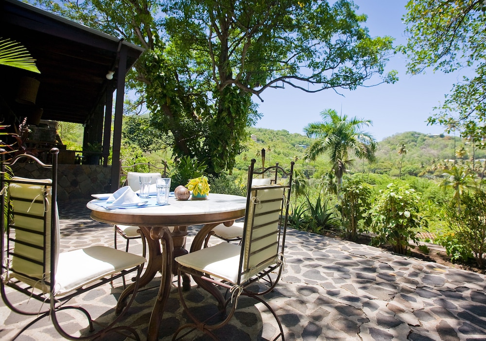 Firefly Plantation Bequia 30/50