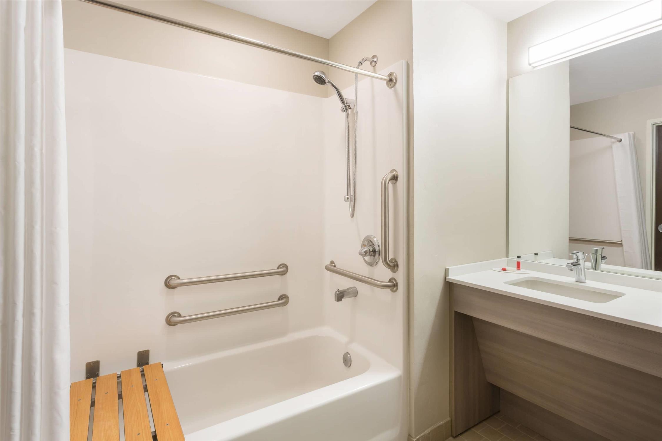 Microtel Inn And Suites By Wyndham Springville 37/37