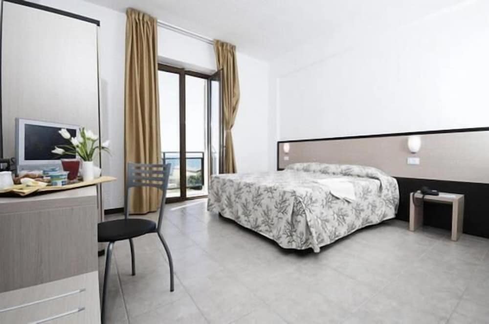 Hotel Rondine 11/38
