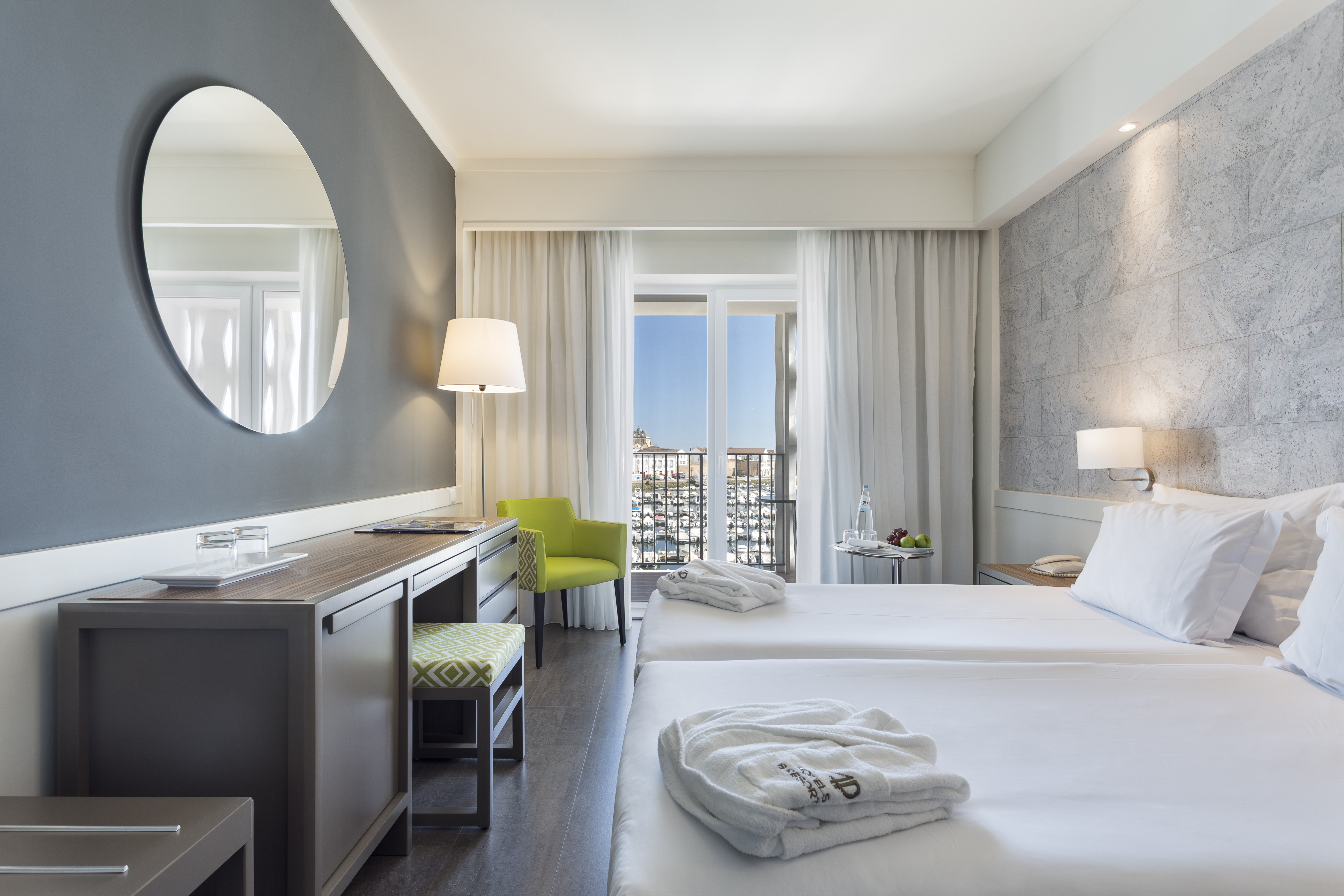 Room, Double or Twin Bed, Marina View