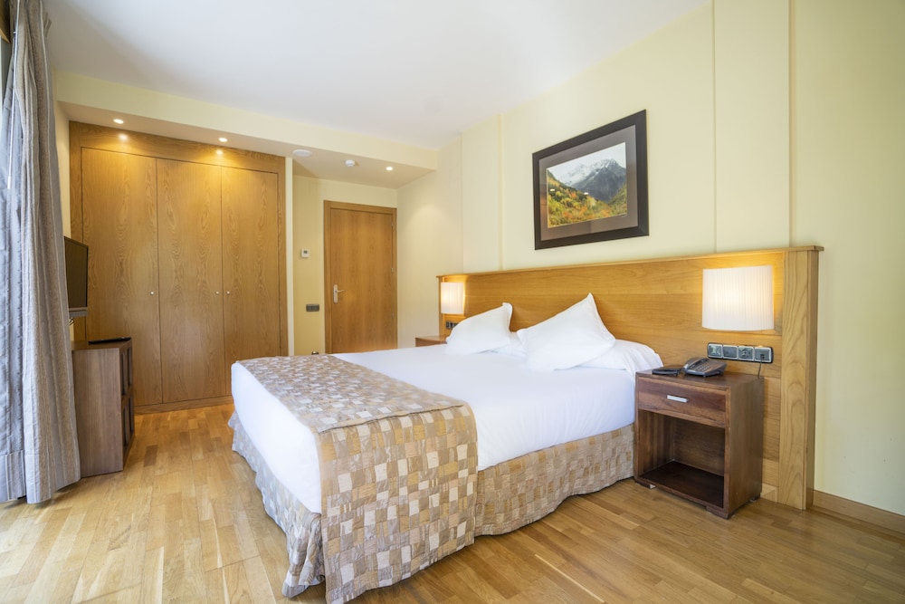 Hotel Pena 8/50