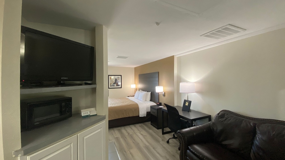 Quality Inn Branson Hwy 76 Central 41/53