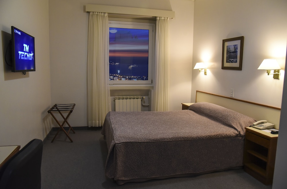 Comodoro Hotel 12/19