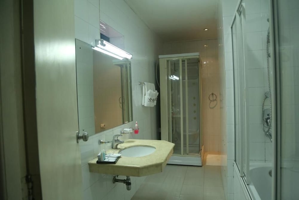 Hotel Sapphire 48/48