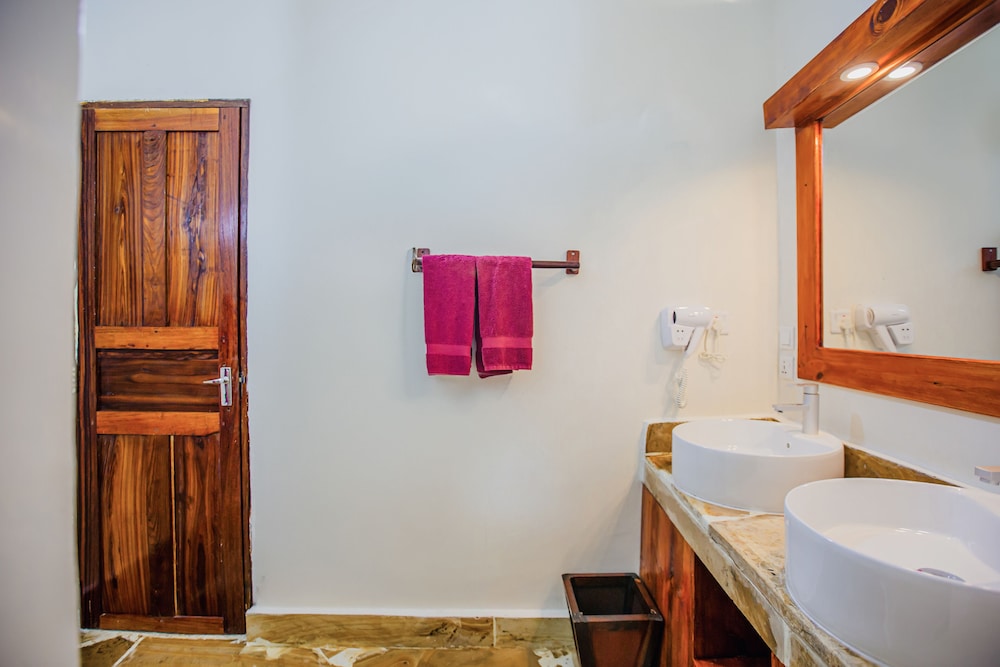 AHG Waridi Beach Resort & Spa 44/47