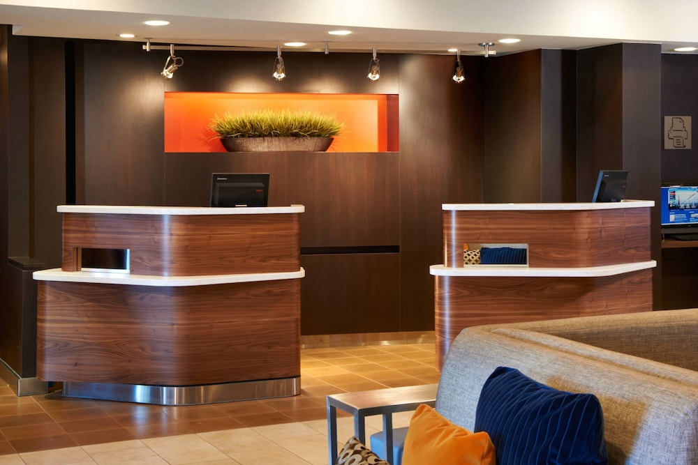 Lobby at Courtyard Toledo Maumee/Arrowhead, MAUMEE - OH