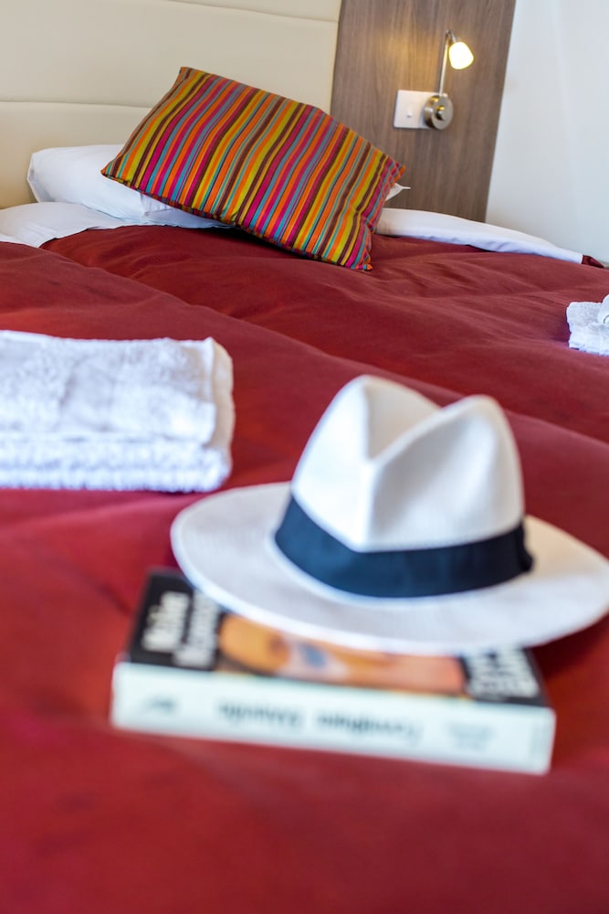 Fitos Inn Guest House 35/50
