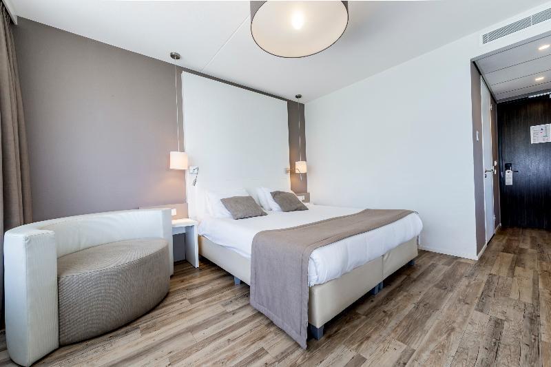 Luxury, Suite, Double Bed, Rhale View, Balcony