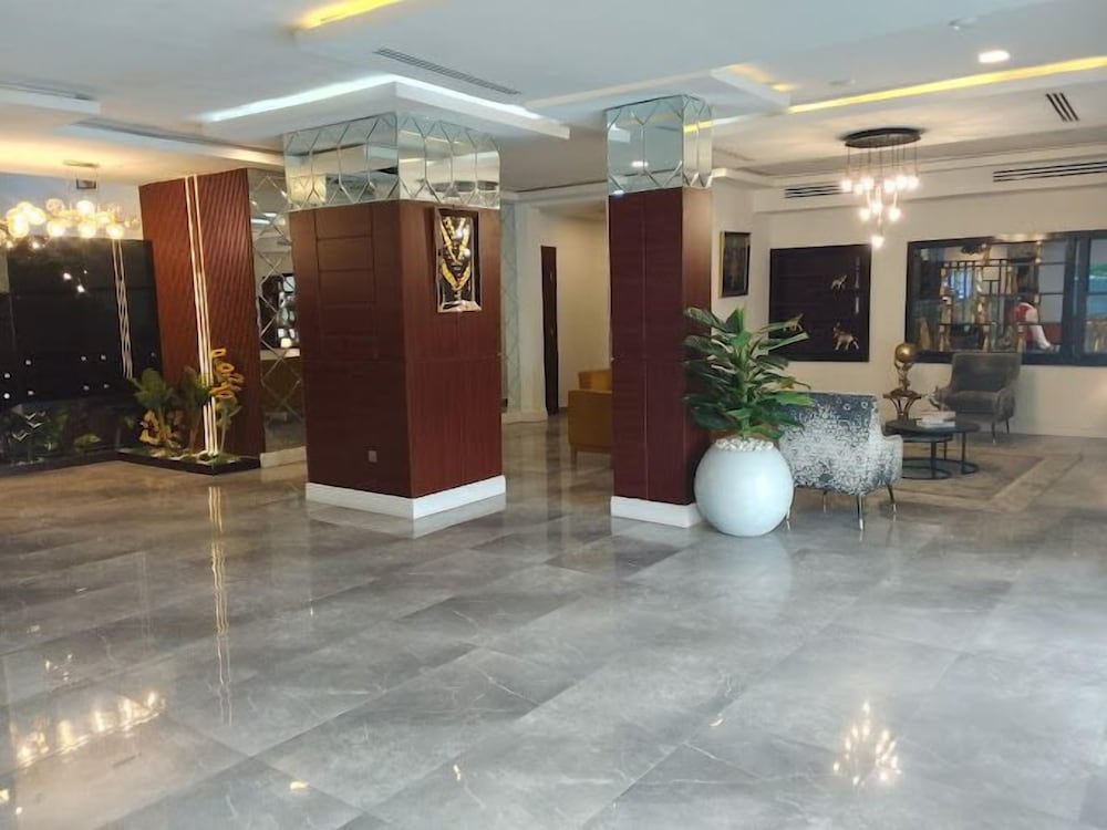 Grand Hyatt Hotels 4/50
