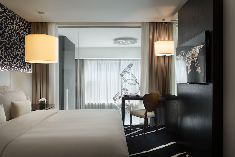 Suite, King Bed, Lounge Access, Radisson Blu Lagos Ikeja 3/7