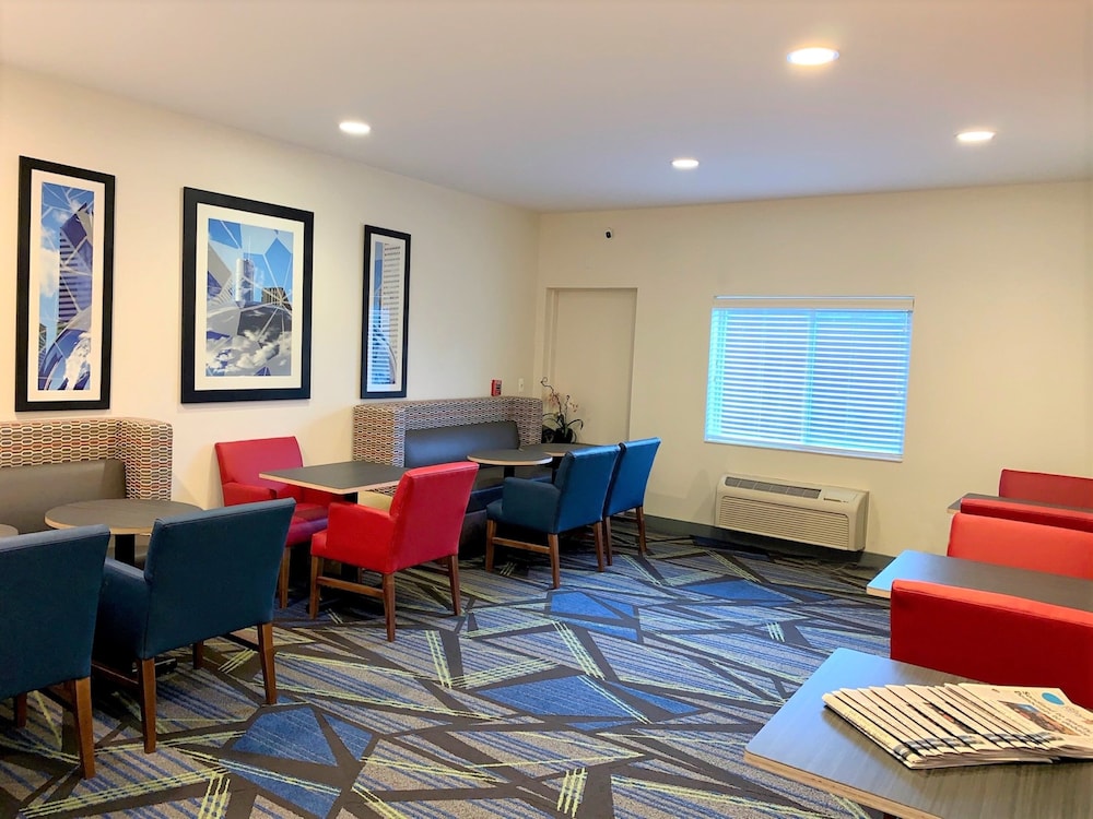 Holiday Inn Express Hotel And Suites Chicago Libertyville 45/63