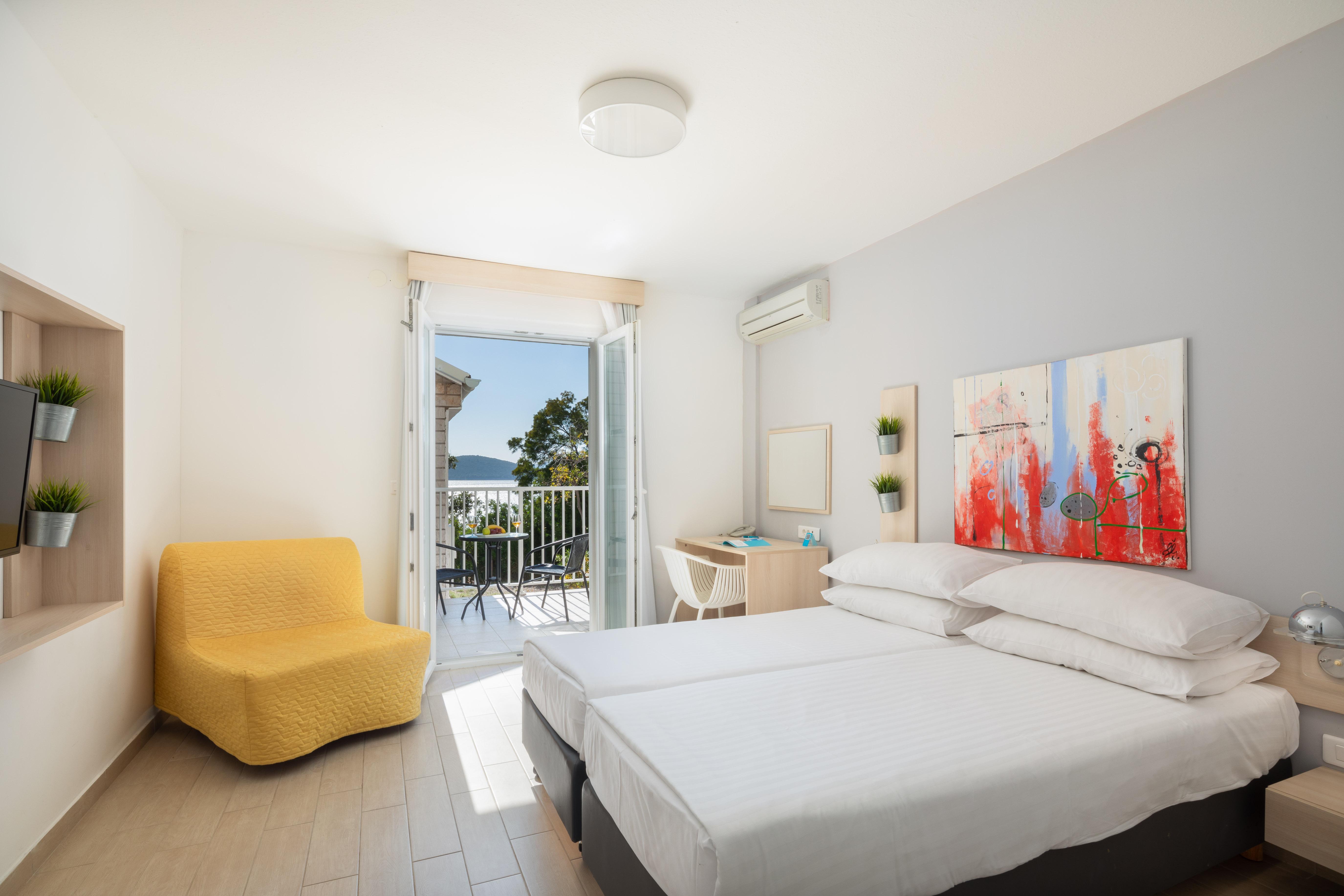 Superior, Sea Side, Balcony