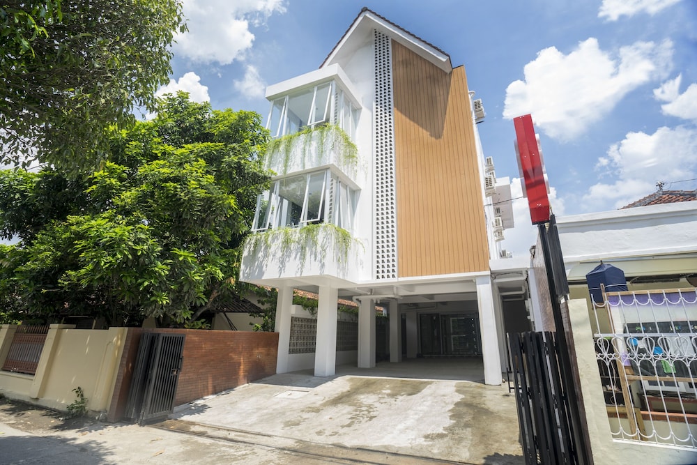 Collection O 2627 Ratamya Co-living 1/32