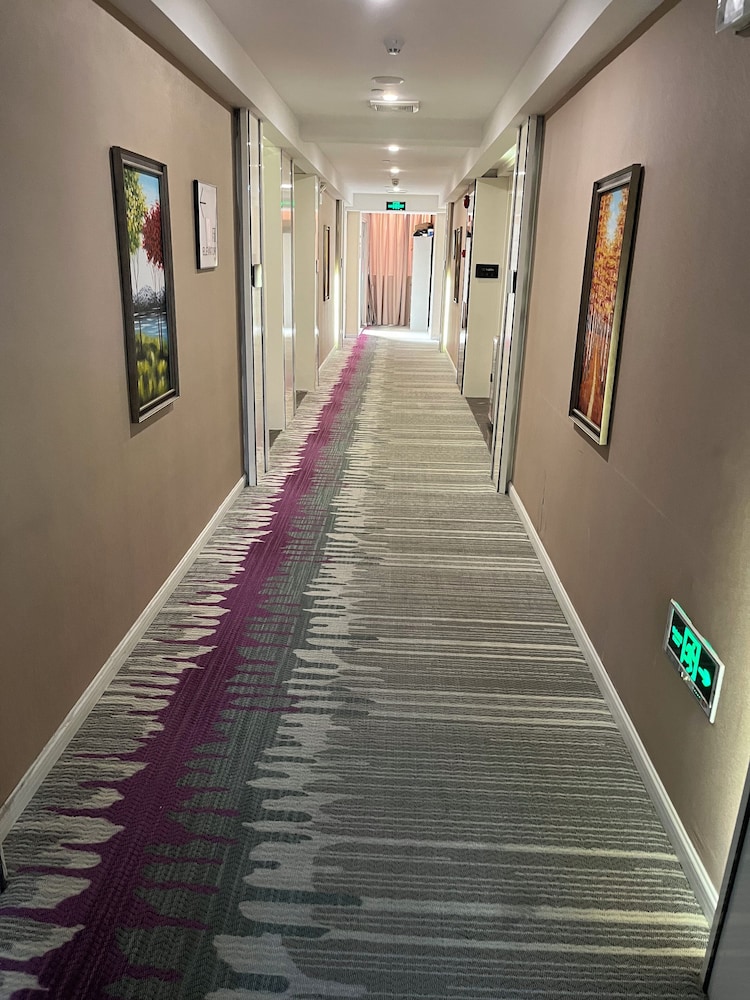 Xana Lite Hotel (Guangzhou Dongxiaonan Metro Station Shixi) 53/58