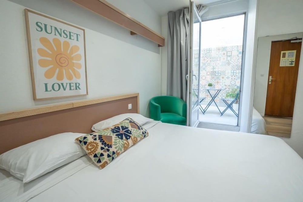 STANDARD, DOUBLE BED