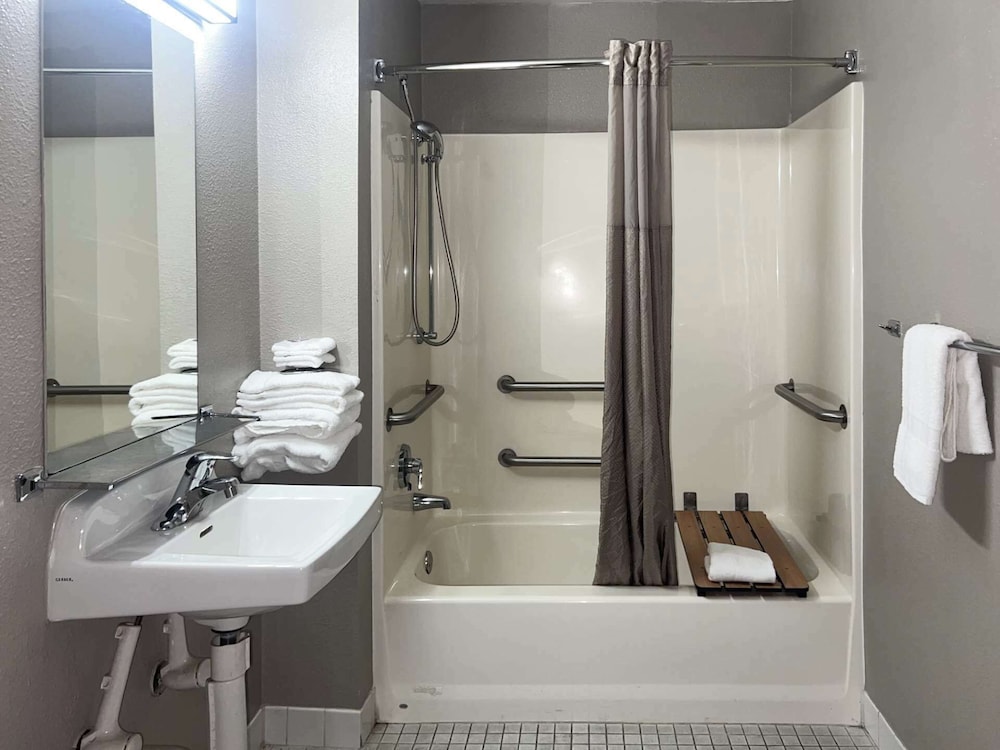Motel6 Tulare, CA 60/60