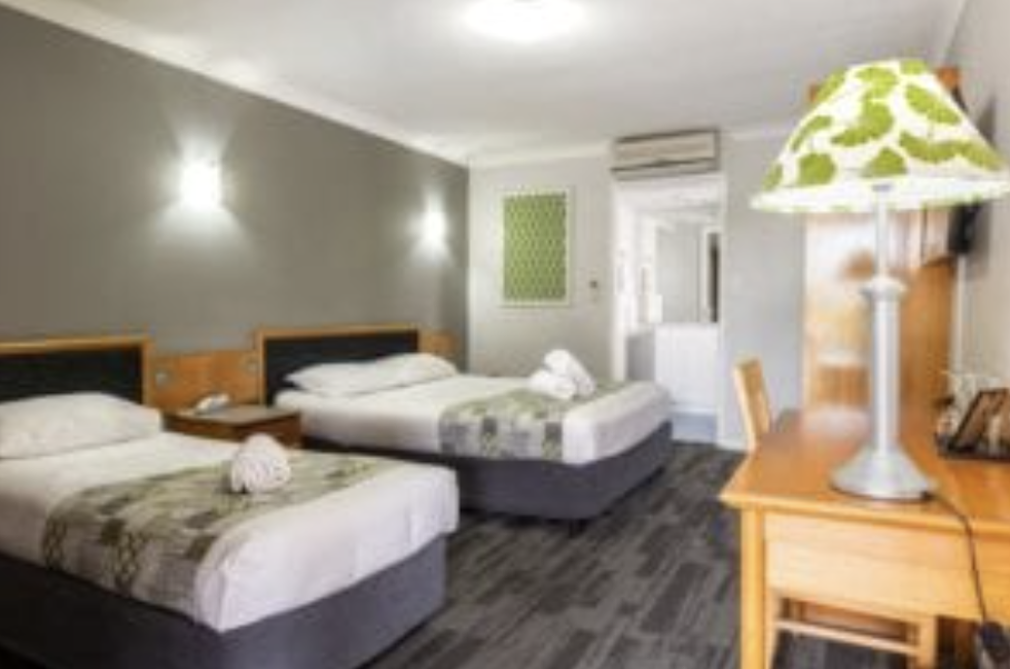 IPSWICH COUNTRY MOTEL 15/49