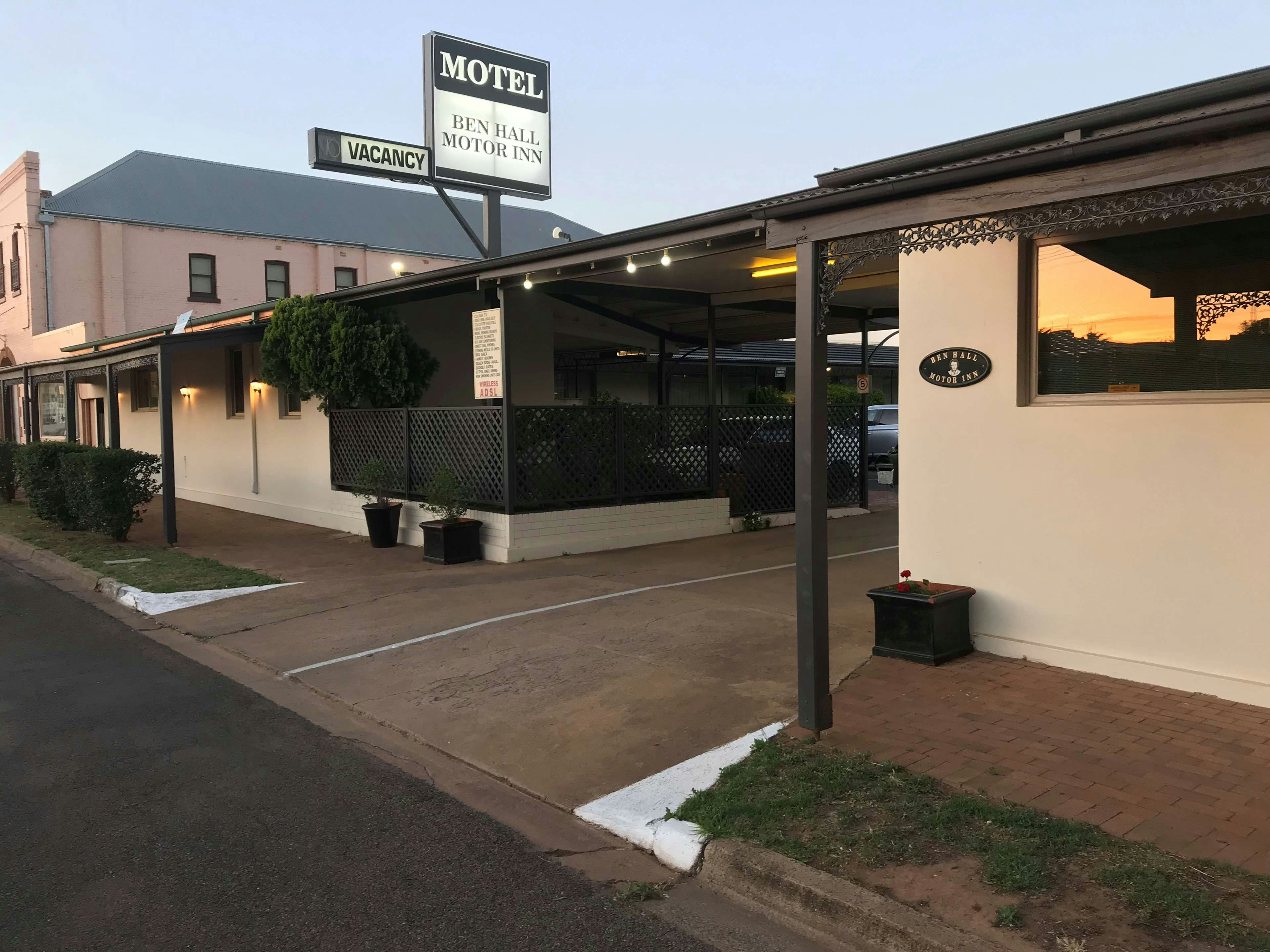 Ben Hall Motor Inn 32/37